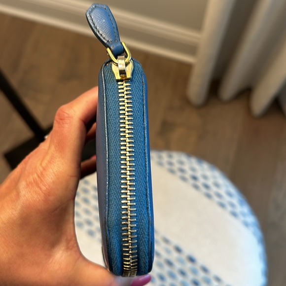 Authentic Prada Long Zippy Wallet in GUC - Picture 7 of 12